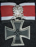 Croce di Cavaliere con Fronde di Quercia, Spade e Diamanti