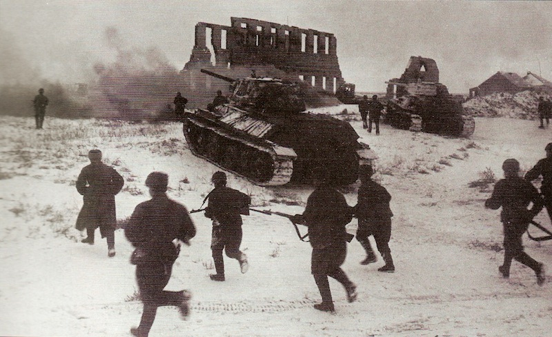 Carri e fanteria russa verso Kalač