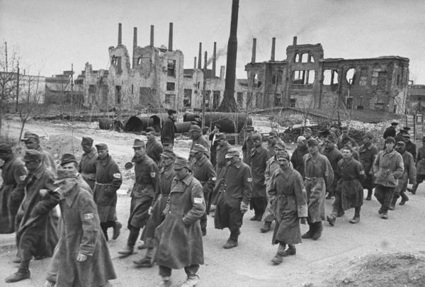 prigionieri tedeschi dopo la resa